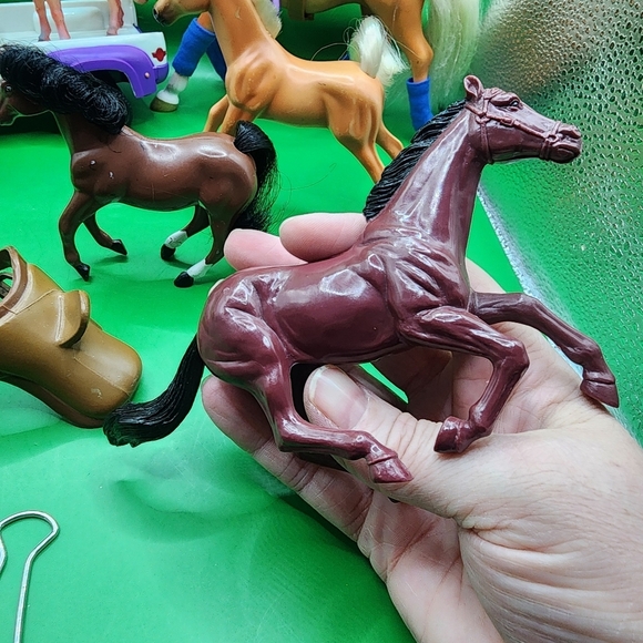 9 Horses & Breyer Pickup Truck Mixed Toy Lot 3-7 Inch - Picture 2 of 7
